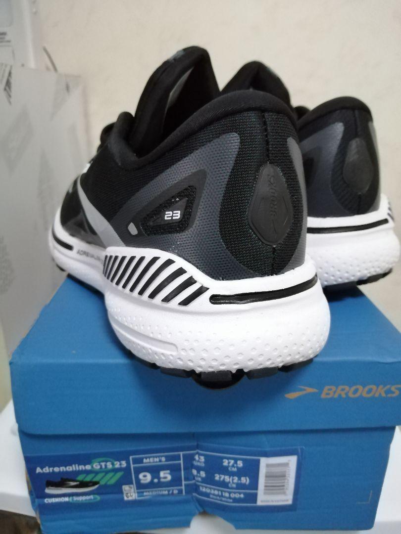 新品 ブルックスランニングシューズ 27.5cm