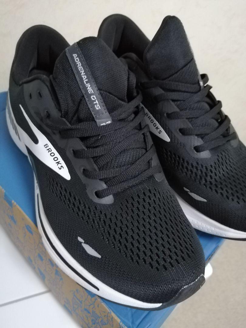 新品 ブルックスランニングシューズ 27.5cm