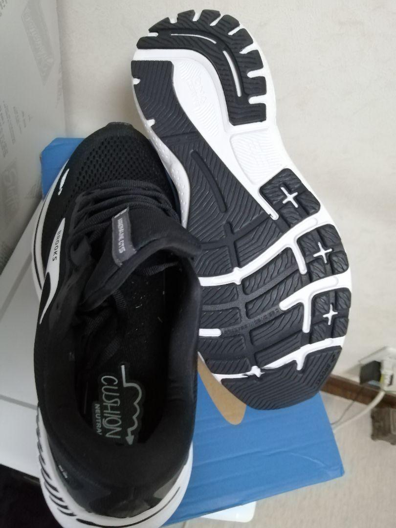 新品 ブルックスランニングシューズ 27.5cm