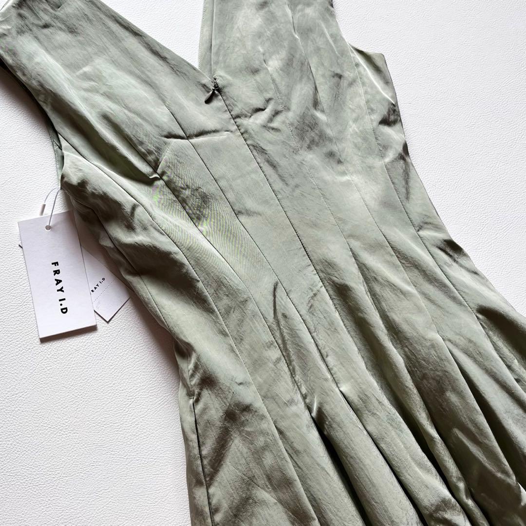 新品タグ付✨ FRAY I.D　22SS　タックシェイプVネックドレス　マキシ丈