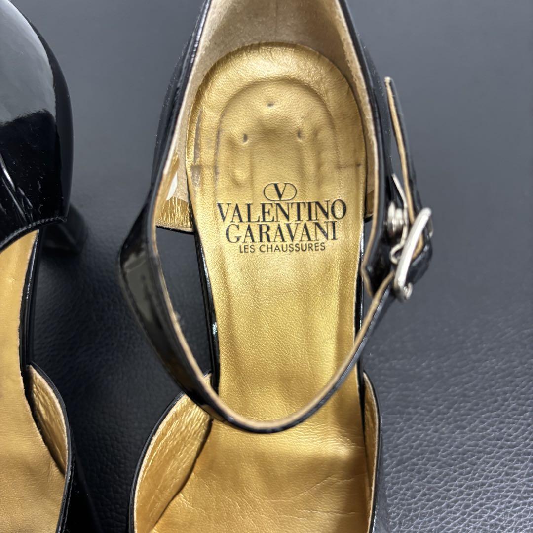 GIANNI VERSACE エナメル ストラップ サンダル ブラック