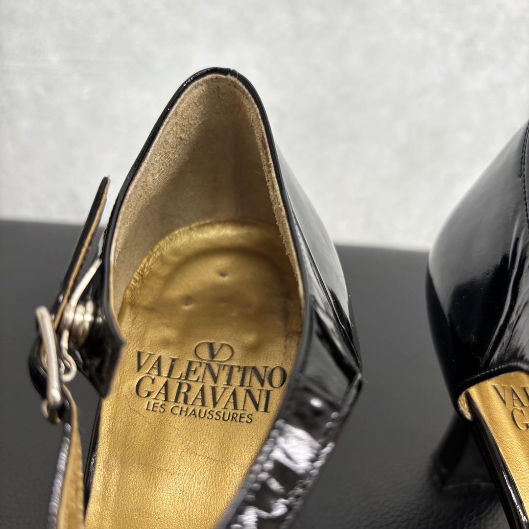 GIANNI VERSACE エナメル ストラップ サンダル ブラック