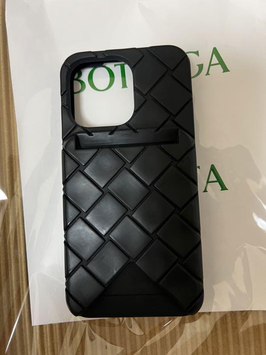 ボッテガべネタスマホケース黒13Pro未使用ちいかわだいすきリカ
