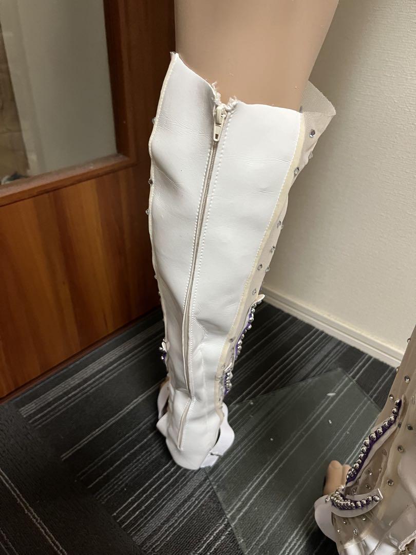サンバ衣装　白　ハンドメイド　カベッサ・頭の装飾あり サンバ衣装 白 ハンドメイド カベッサ・頭の装飾あり - メルカリ