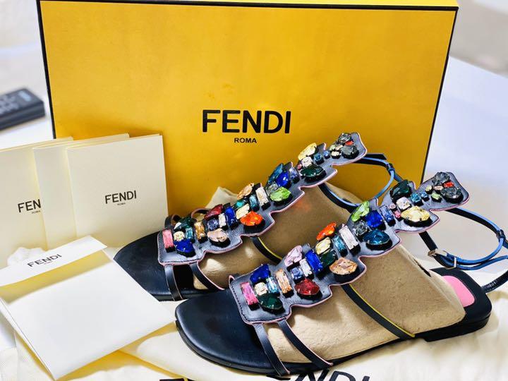 フェンデイ FENDI クリスタル サンダル