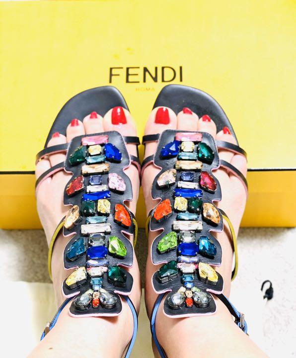 フェンデイ FENDI クリスタル サンダル