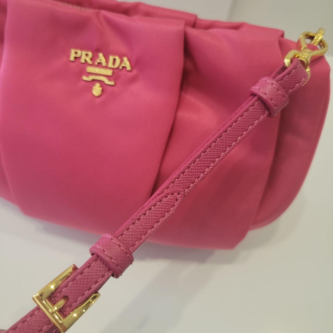 新品未使用 PRADA ピンク クラッチ ポーチ 新