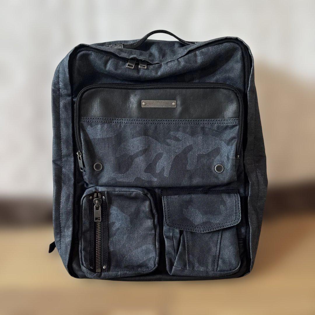 ディーゼルリュック縦 横の両用 パソコン収納ありDIESEL