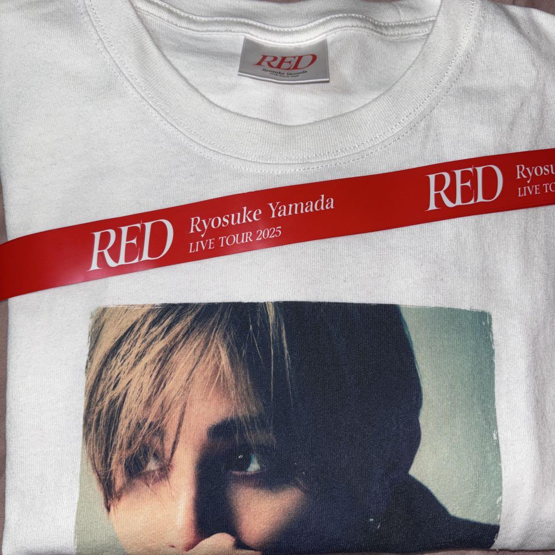 山田涼介 ソロコンRED Tシャツ - メルカリ