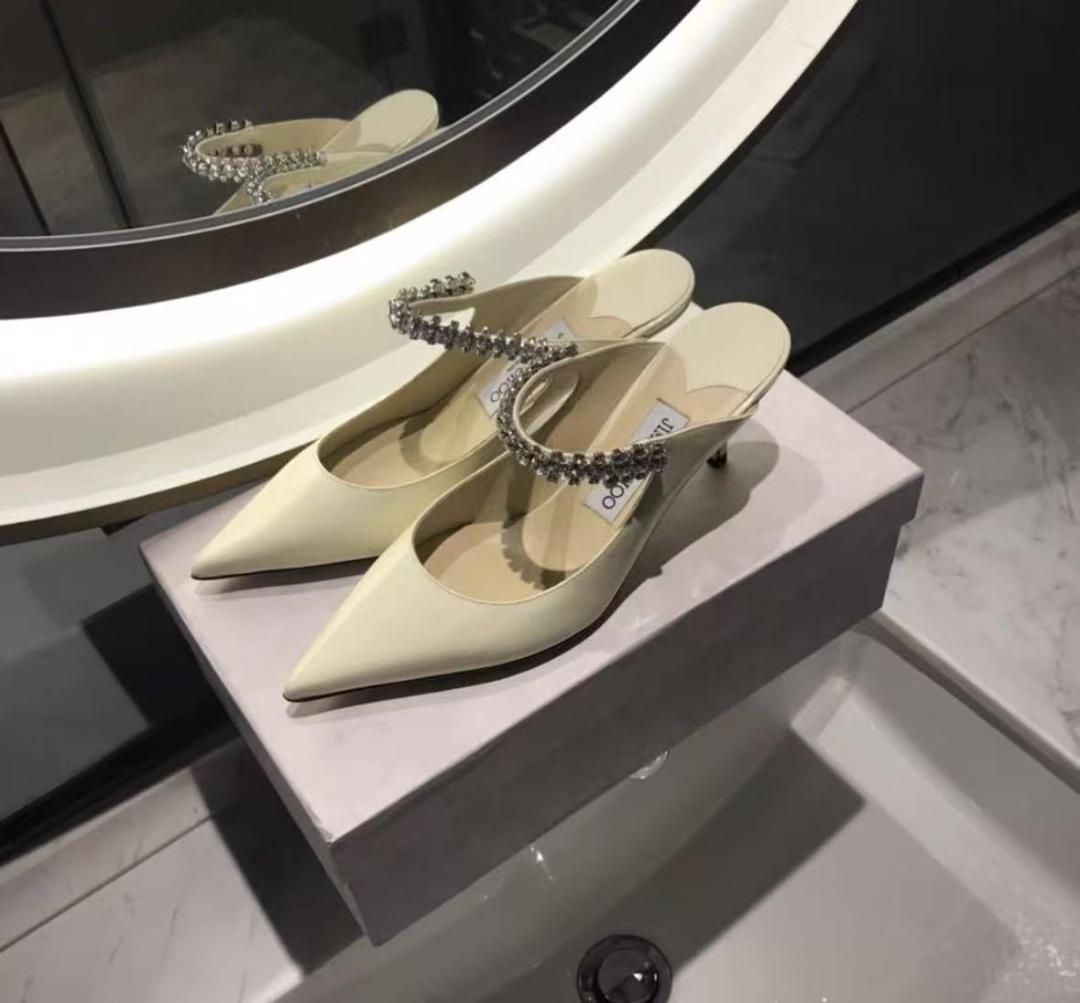 JIMMY CHOO アイボリービジュー付きパンプス 37
