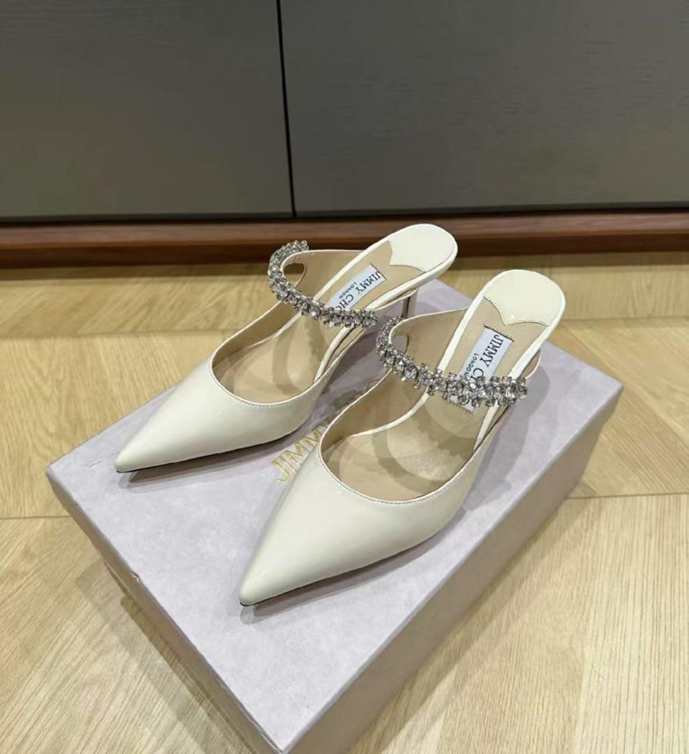 JIMMY CHOO アイボリービジュー付きパンプス 37 JIMMY CHOO アイボリービジュー付きパンプス 37 - メルカリ