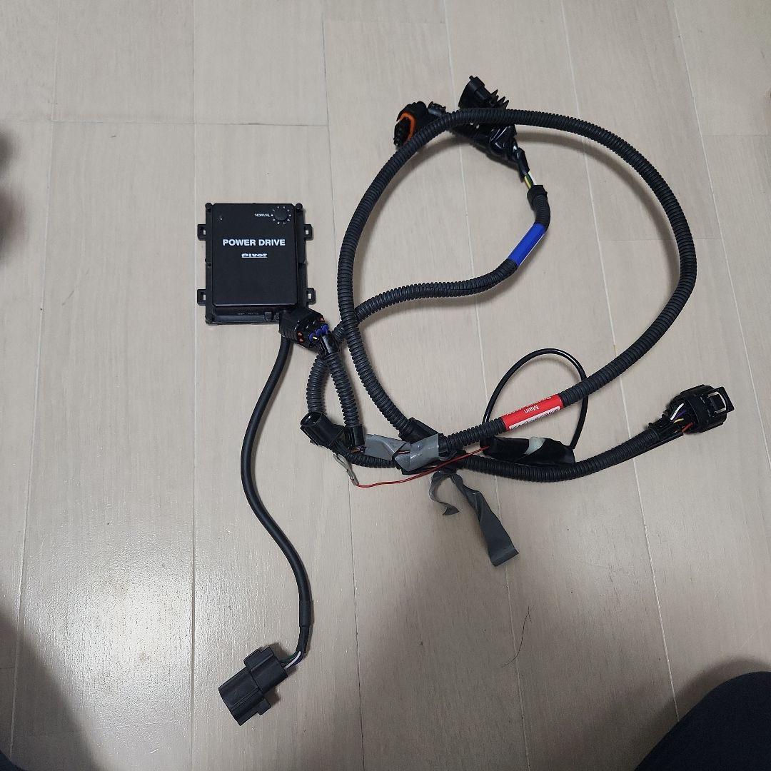 pivot POWER DRIVE スイフトスポーツ用サブコン　PDX-S2 ZC33S】PIVOT POWER DRIVE PDX-S2 を取付けてパワードライブして