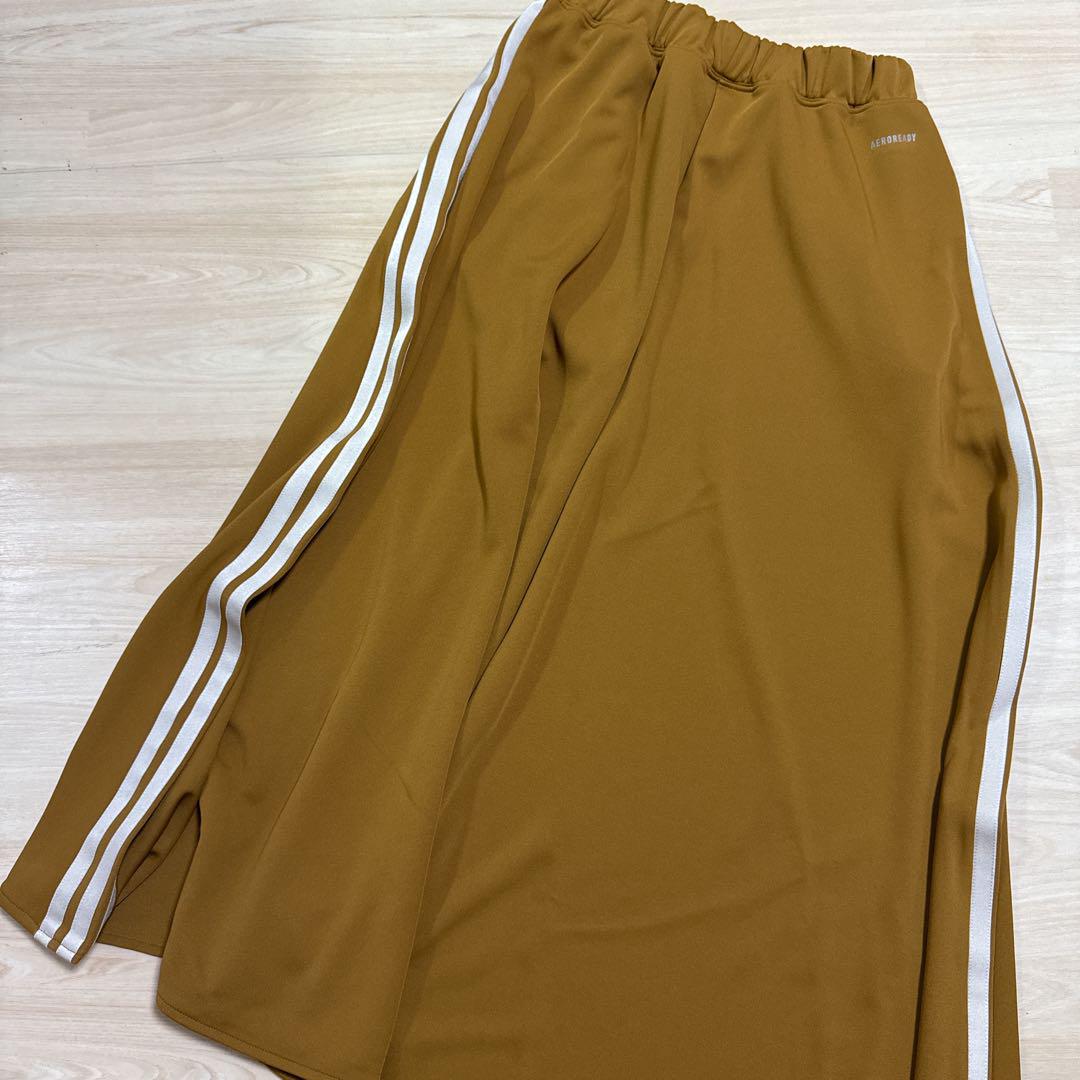 新品adidasスリーストライプスロングスカートレディースMサイズキャメル adidas スカート アディダス スリーストライプス ニットスカート