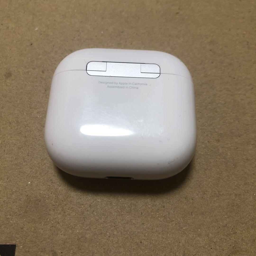 【送料無料ライン/39ショップ】 AirPods Apple 第4世代 メルカリ - 充電ケース A3058 イヤホン