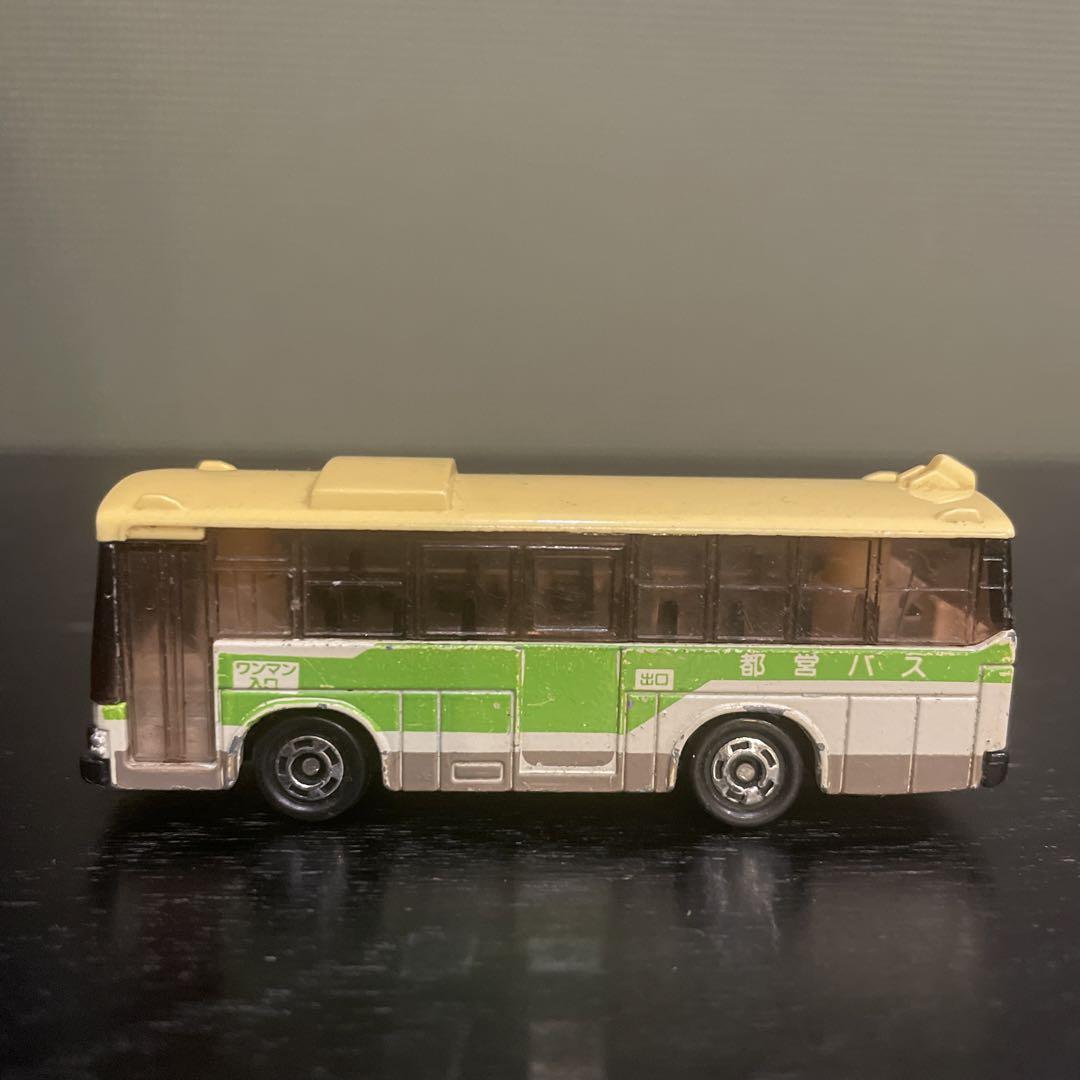 宅配便配送 都営バス トミカ ミニバス 緑と白 金色屋根 - メルカリ ミニカー