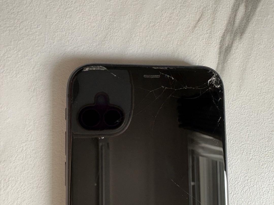 Apple iPhone 11 ブラック 画面ひび割れケース付き Apple iPhone 11 ブラック 本体 画面割れ - メルカリ
