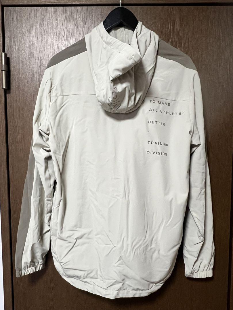 UNDER ARMOUR フード付きジャケット トラックパンツ ベージュ