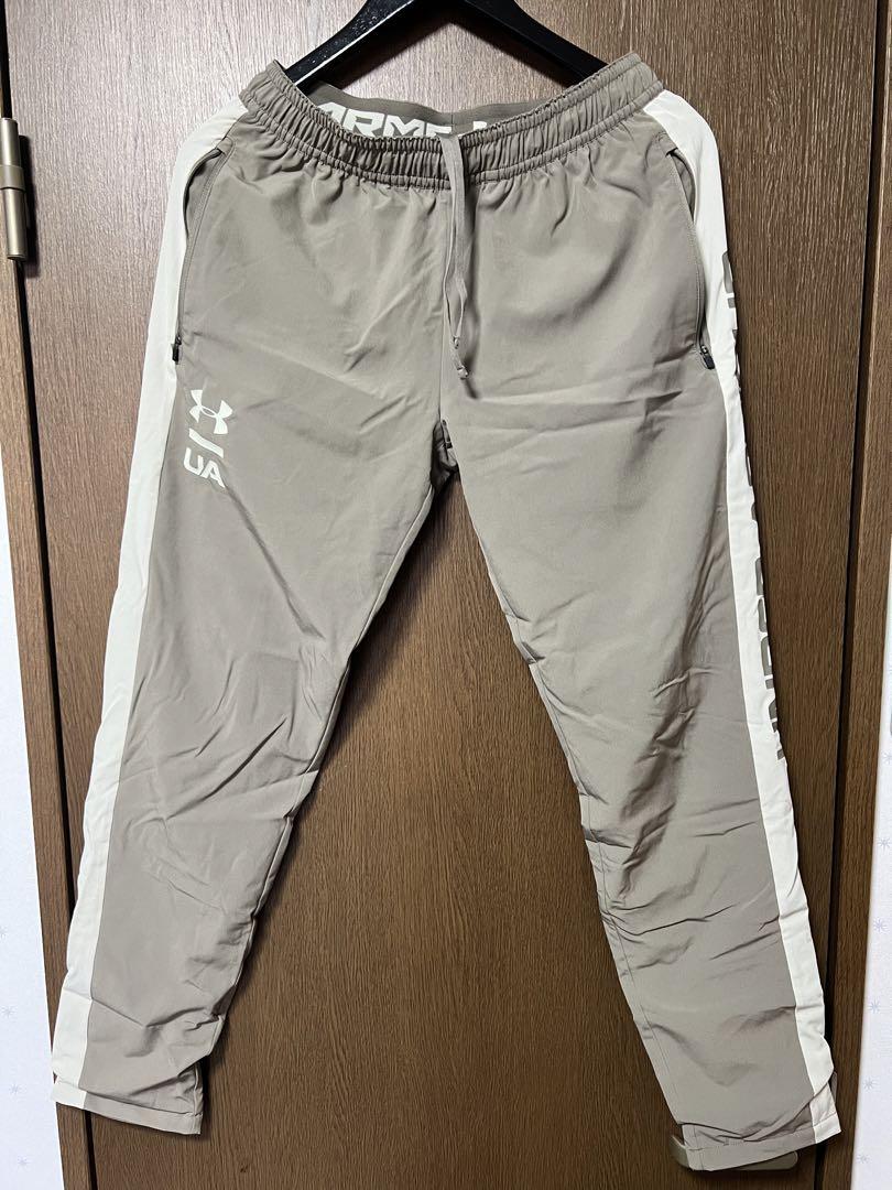 レビュー高評価の商品!の商品をすべて UNDER ARMOUR フード付きジャケット トラックパンツ ベージュ ウォーキング・ランニングウェア