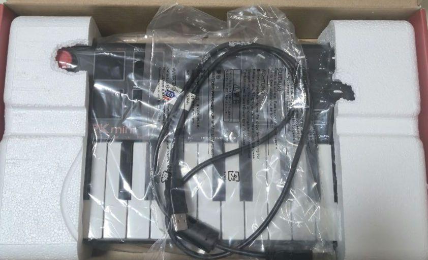 【本日中発送！】Akai Pro MIDIキーボードコントローラー