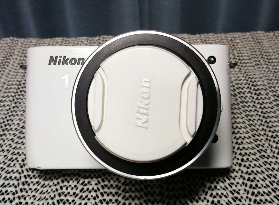 Nikon 1 J1 ミラーレスカメラ ホワイト
