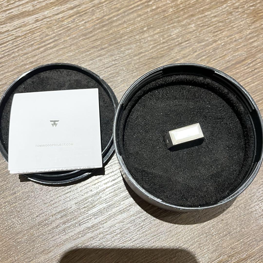 アクセサリー TOM WOOD Peaky Ring White MOP 54 TOM WOOD Peaky Ring White MOP 54