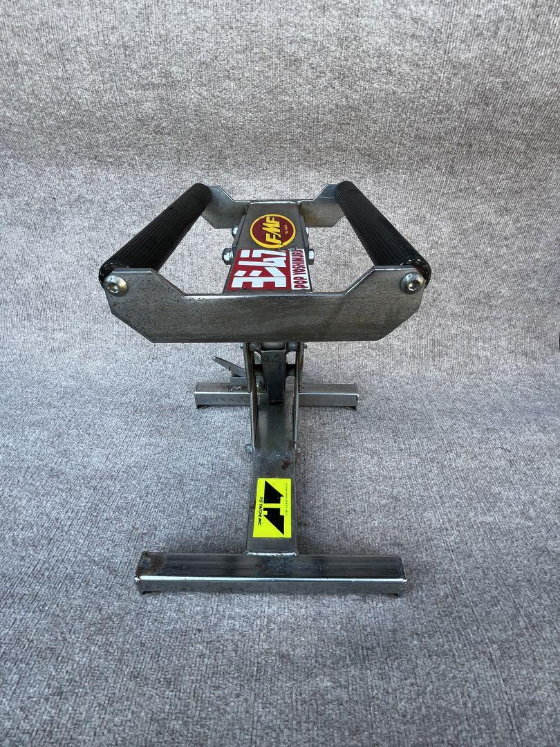 RS TAICHI クイックスタンドオフロードバイク