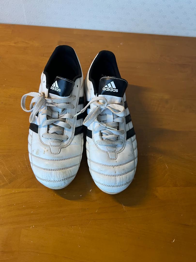サッカー　スパイク　28cm サッカー トレーニングシューズ サッカースパイク スパイク
