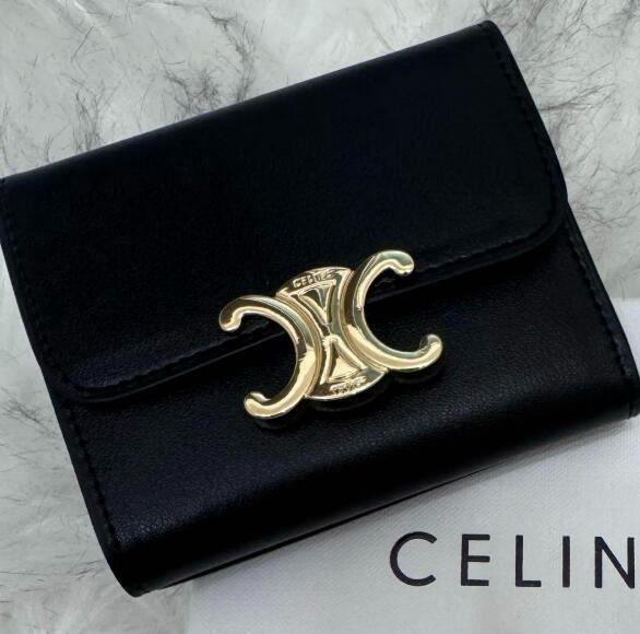 CELINEセリーヌ　三つ折り財布　ブラック