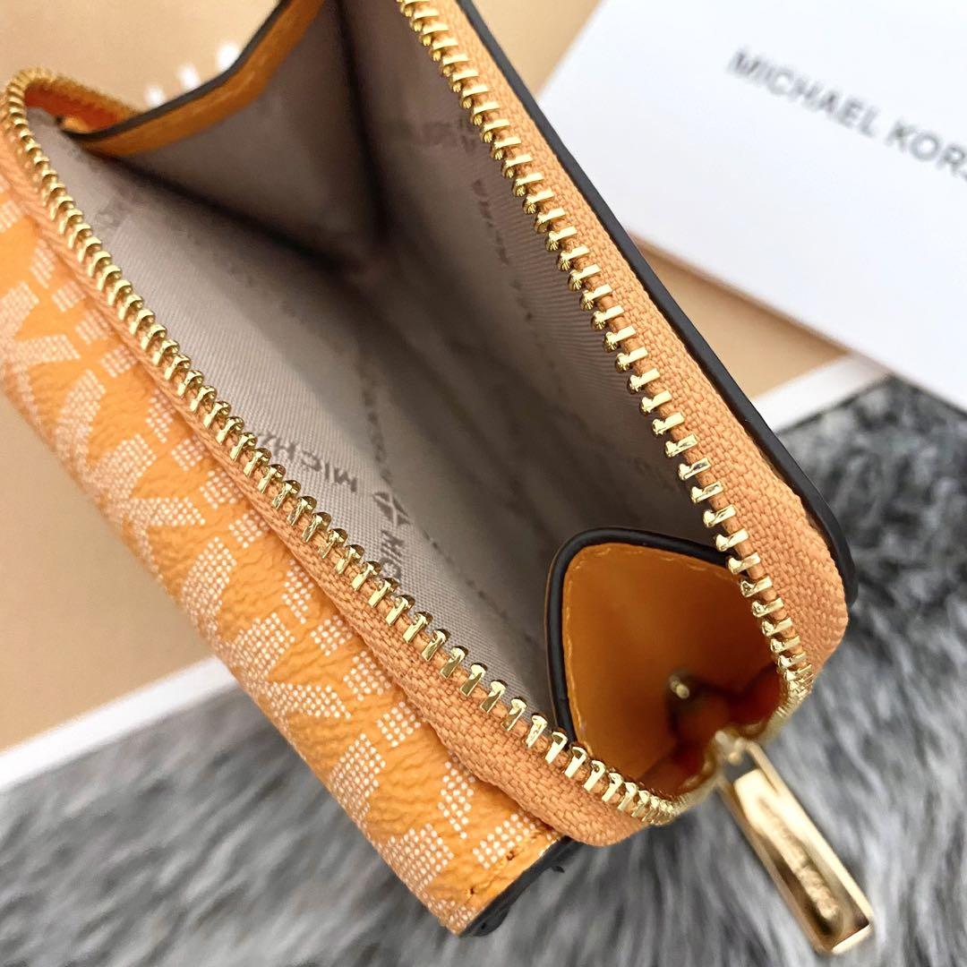 新品☆MICHAEL KORS 折り財布　ゴールド　シグネチャー 折り財布 公式アウトレット】【日本限定】JET SET TRAVEL ビルフォールド