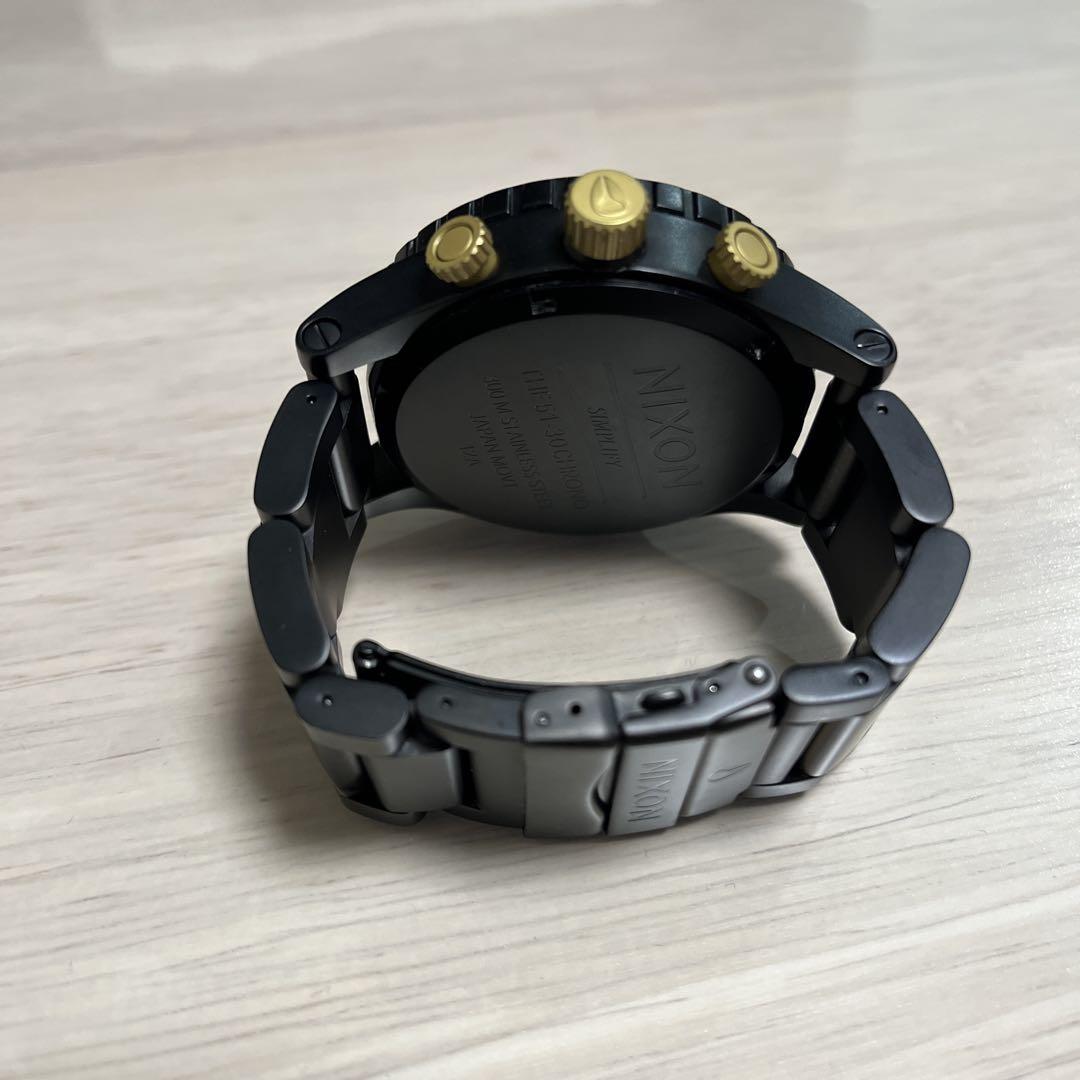 NIXON 51-30ブラック ゴールド