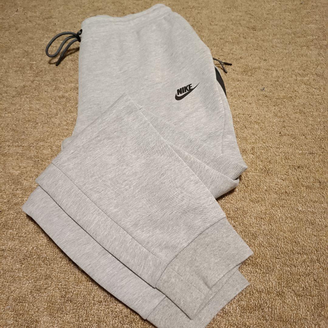 Nike テックフリースジョガーパンツ