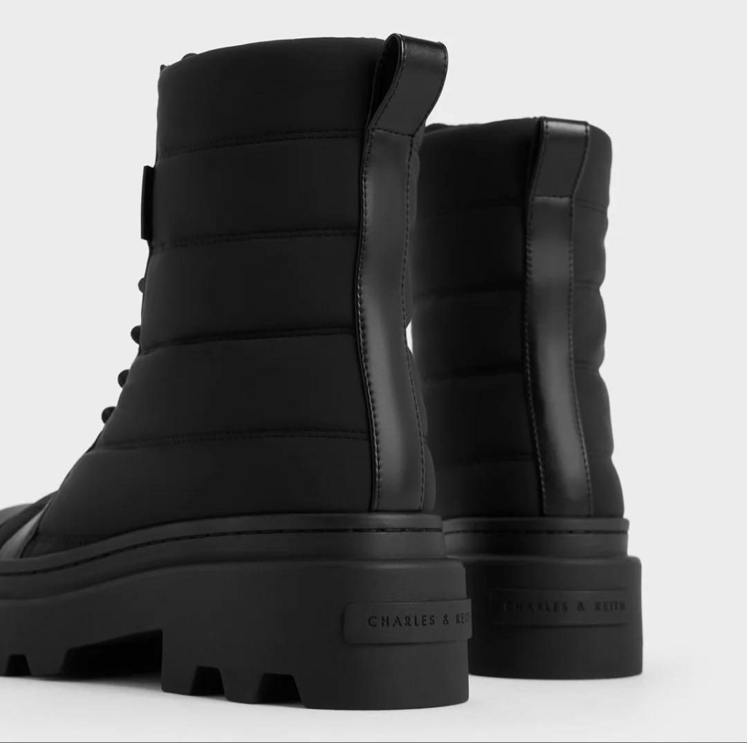 ブラックミリタリーワークブーツCharles & Keith ブラックミリタリーワークブーツCharles & Keith