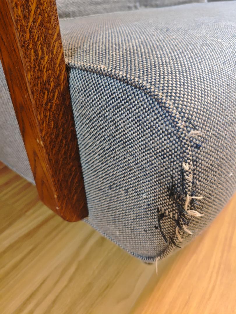 3Pソファ全体的に状態が悪い