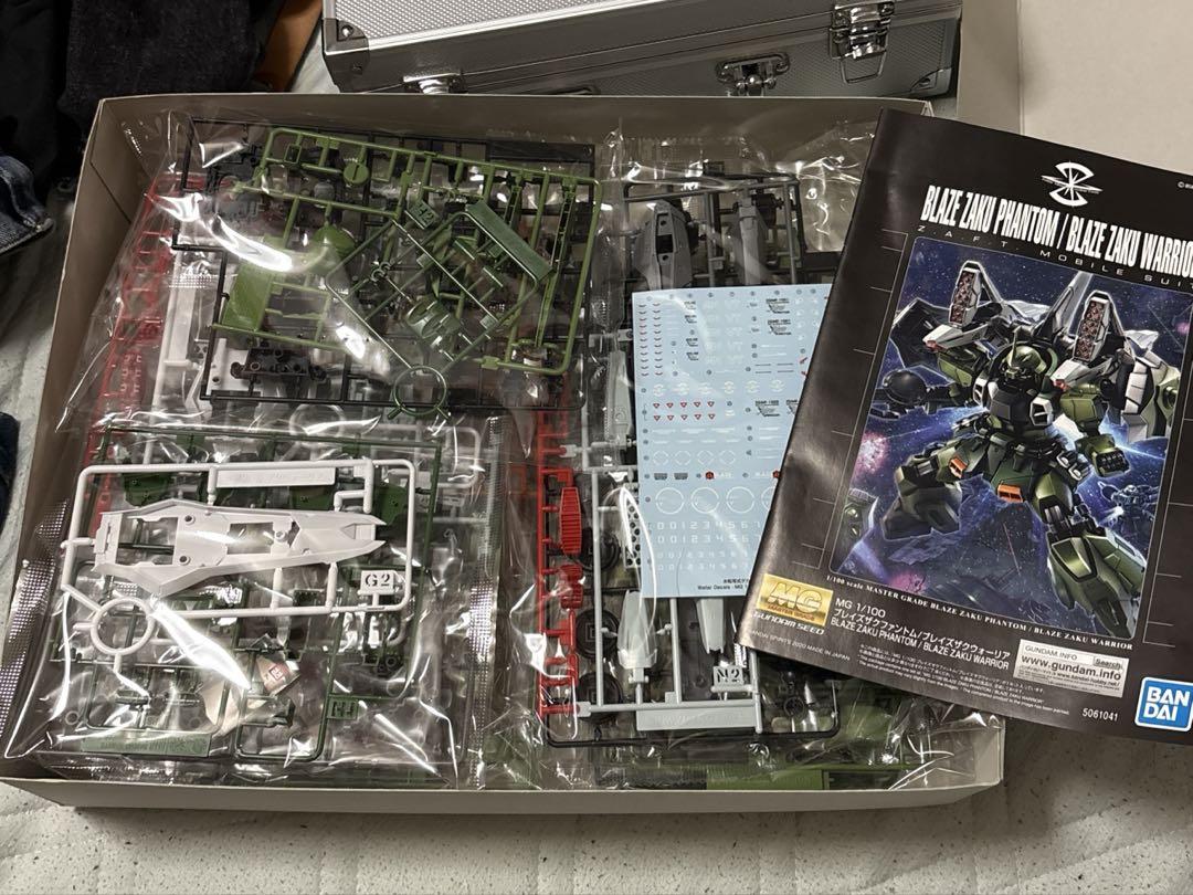 MG 1/100 ブレイズザクファントム/ブレイズザクウォーリア　未組立