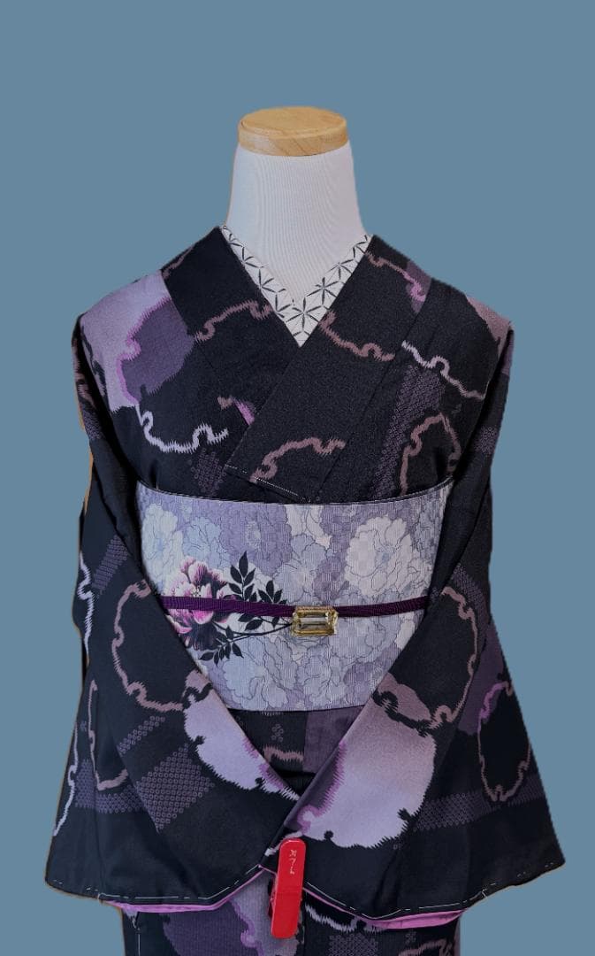 着物56　H.L　アッシュエル　雪輪に縦縞柄着物　袷　黒×紫　身丈１６５裄丈６８