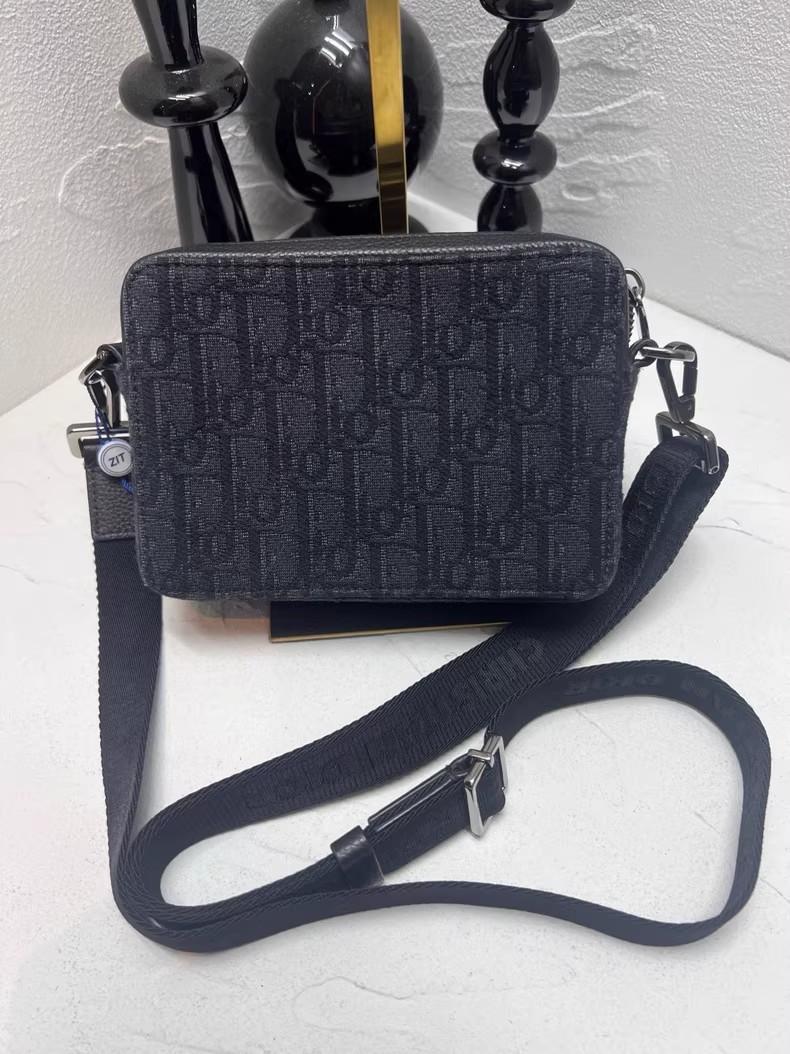 Dior スマホショルダーバッグ ダークグレー