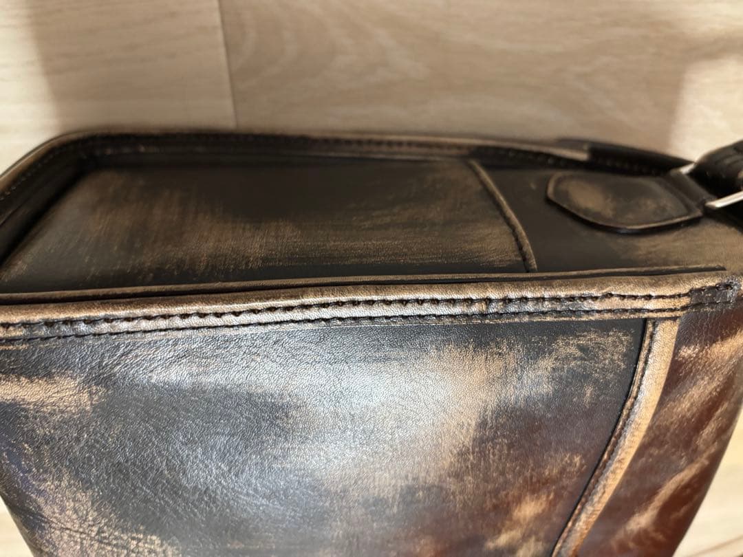 値下げ!HOLIDAY レザーフラップバッグ ブラウン 11月15日まで。 値下げ!HOLIDAY レザーフラップバッグ ブラウン 11月15日まで。