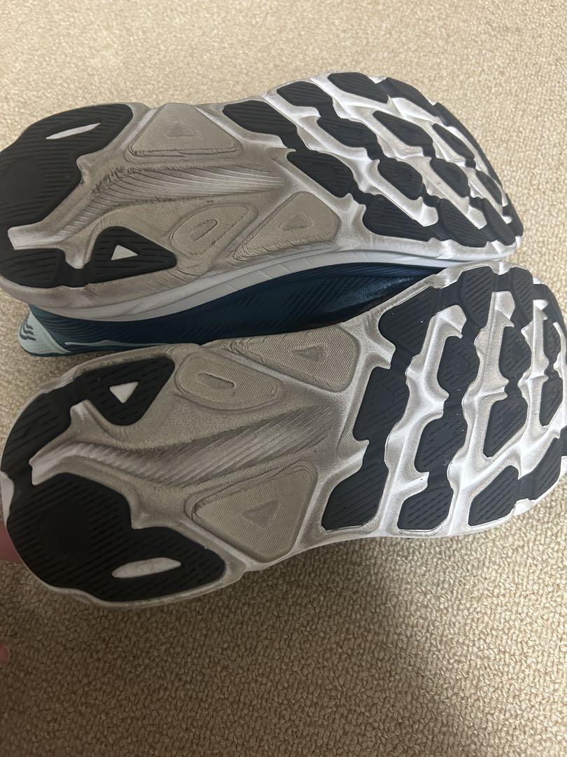 HOKA ランニングシューズ　26.5㎝