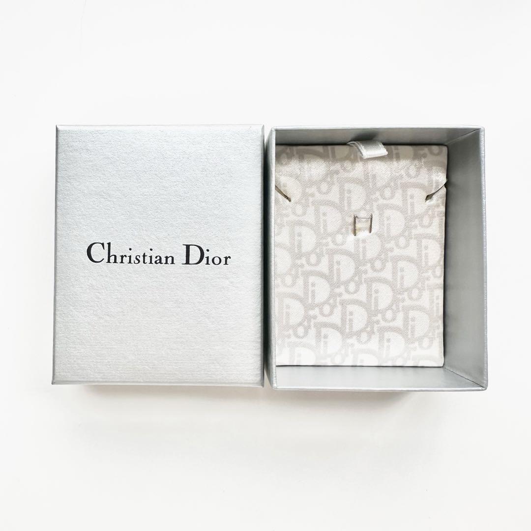 Dior シルバーロゴネックレス ギフトボックス付き