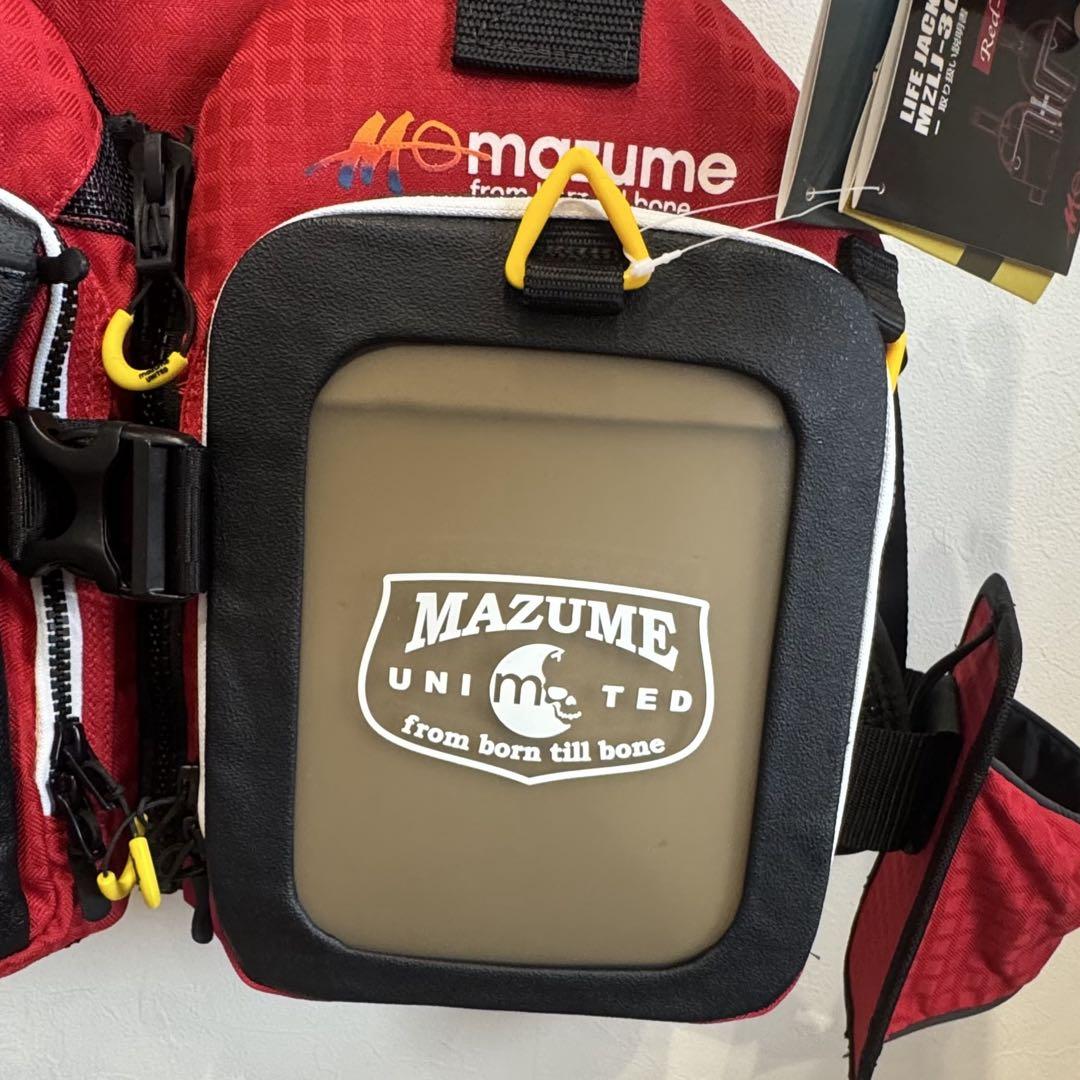 新品未使用　マズメ(mazume) レッドムーンライフジャケット レッド