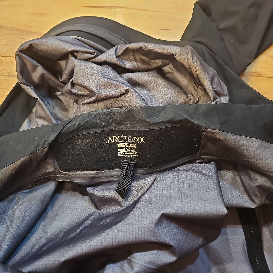 売れ筋アイテムラン あまさま専用ARC'TERYX AR ベータ ブラックナイロンジャケット ジャケット・アウター