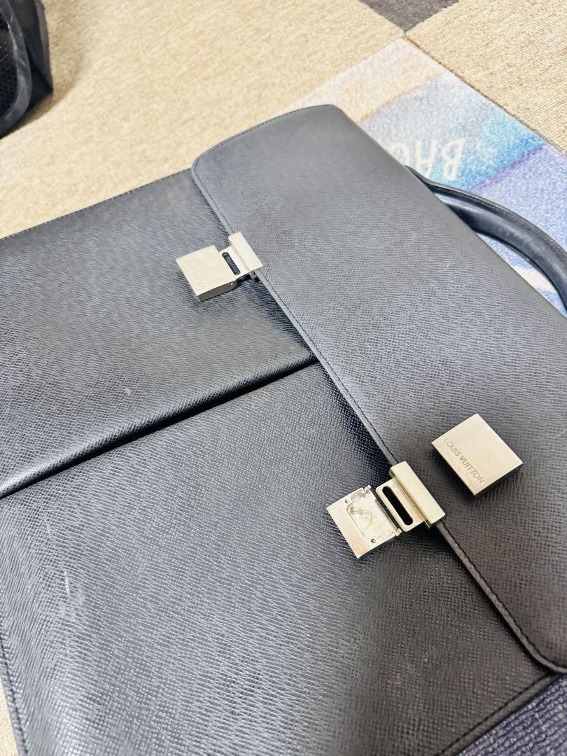 Louis Vuitton エピレザー ビジネスバッグ ブラック