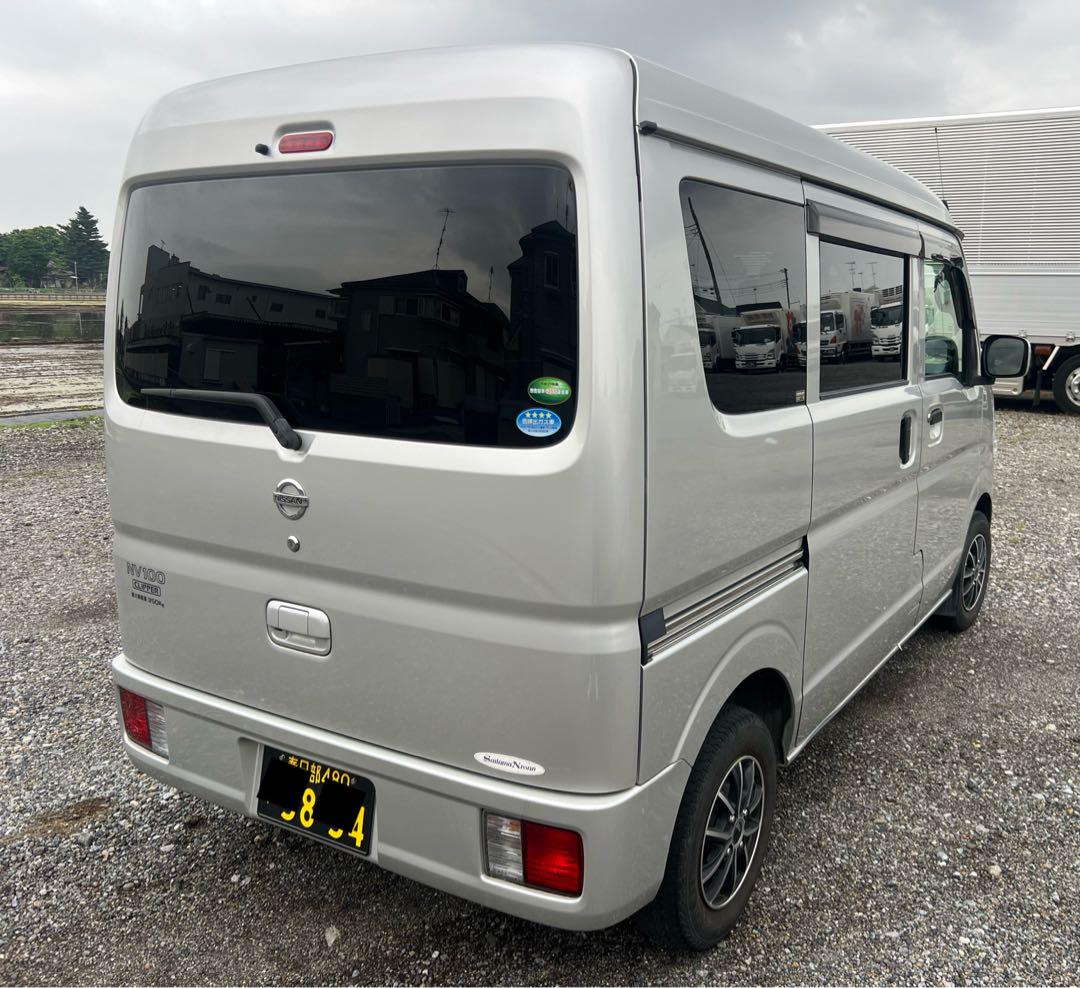 Nissan NV100クリッパー シルバー 5ドア