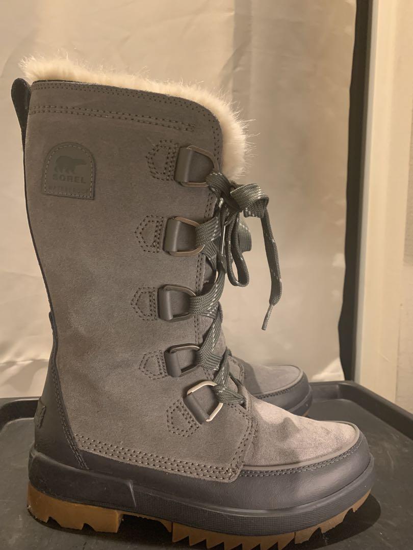 SOREL グレー ファー付きブーツ