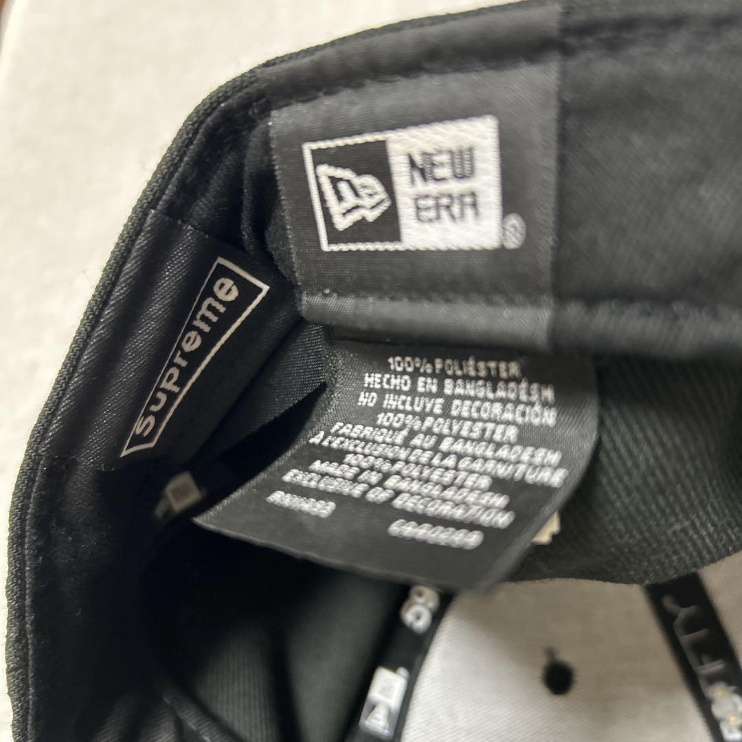 Supreme ゴールドクロスS ロゴ New Era 黒キャップ 7 1/2
