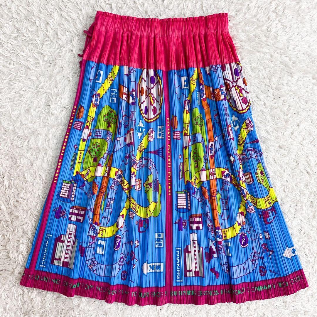 PLEATS PLEASE