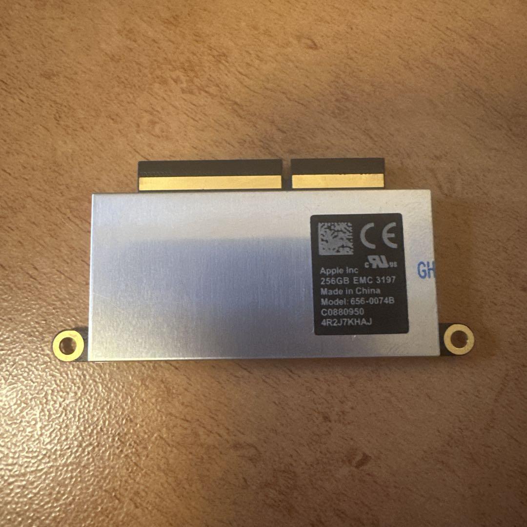 新品Apple SSD 256GB EMC 3197