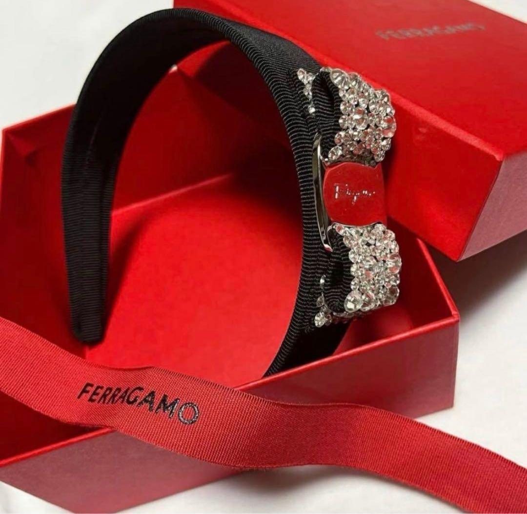 Ferragamoクリスタルカチューシャ