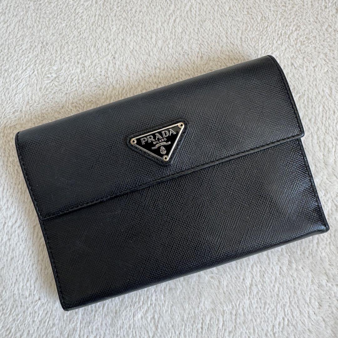 PRADA プラダ 三つ折り財布 財布 三角プレート 黒 レザー ブラック PRADA プラダ 三つ折り財布 財布 三角プレート 黒 レザー