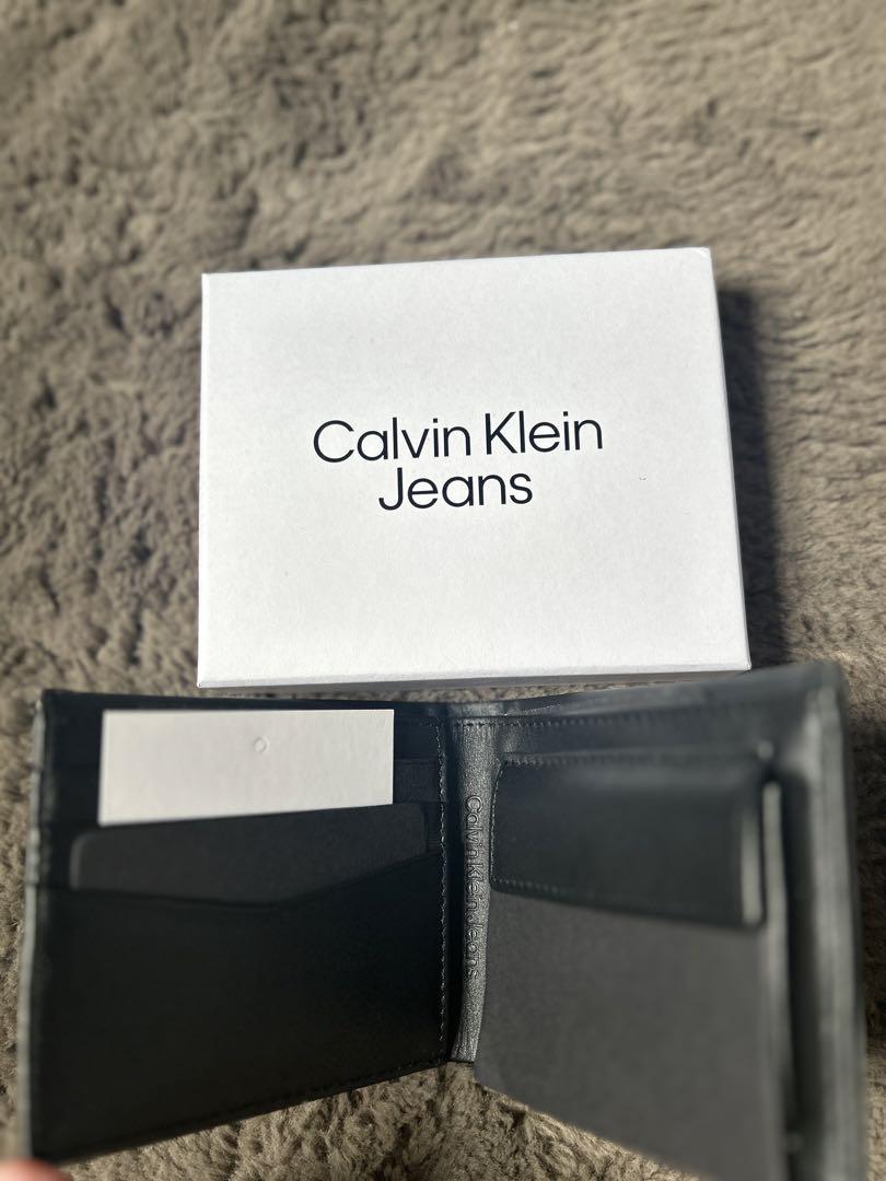 【レーガン】Calvin Klein Jeans 二つ折り財布
